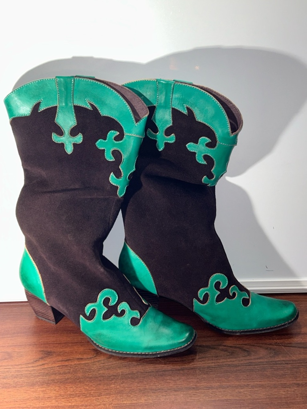 NWOT Corkys Elite Brand Suede & Leather Western Boots